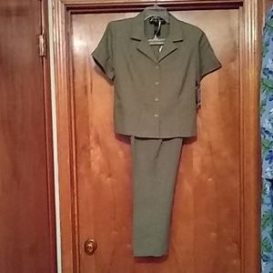 Fern green 2 piece pants and top